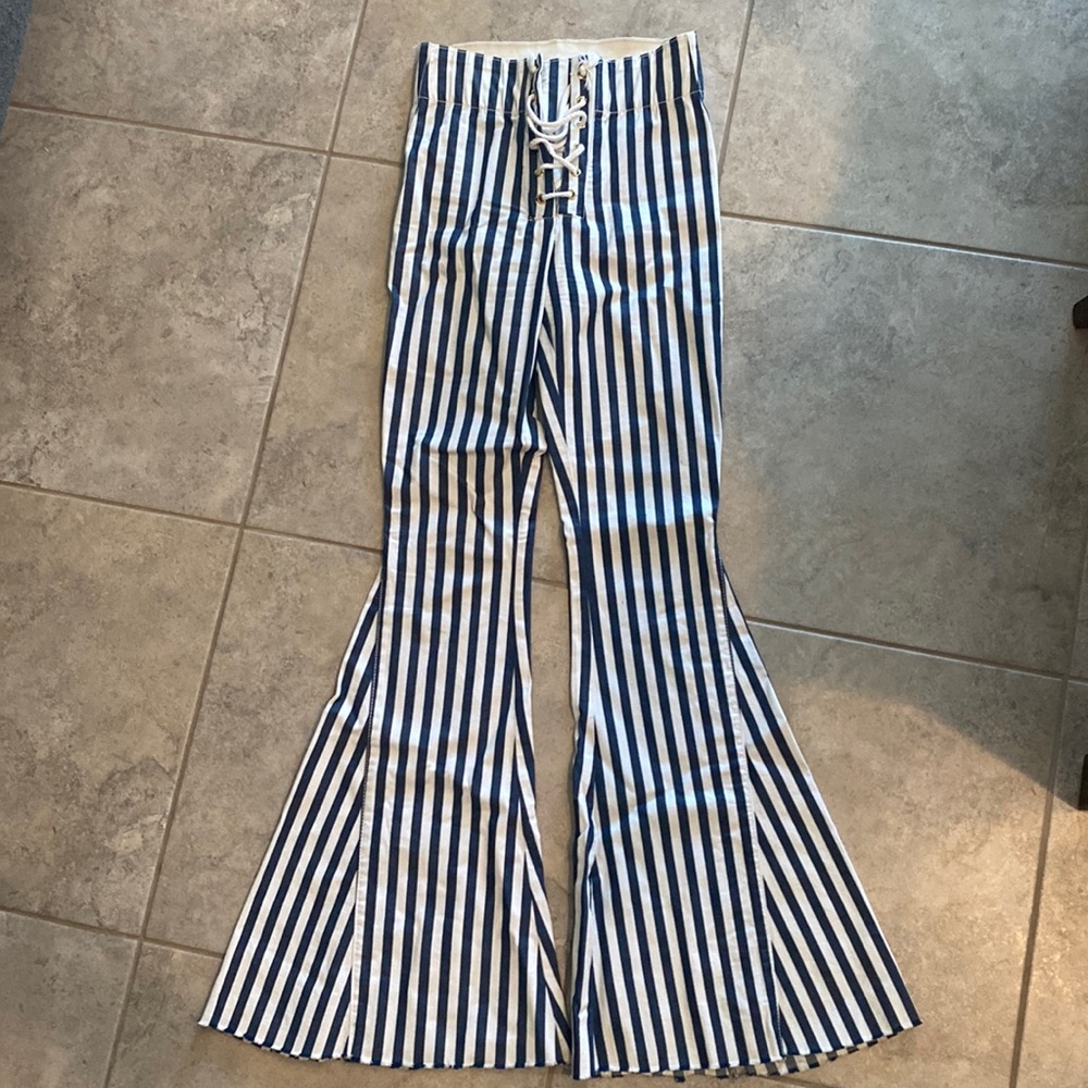 Show me your mumu Berkeley tie up bells